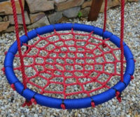 Červeno-modrý houpací kruh o průměru 85 cm